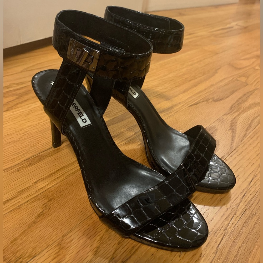 Karl Lagerfeld Classic Croc Print Pumps